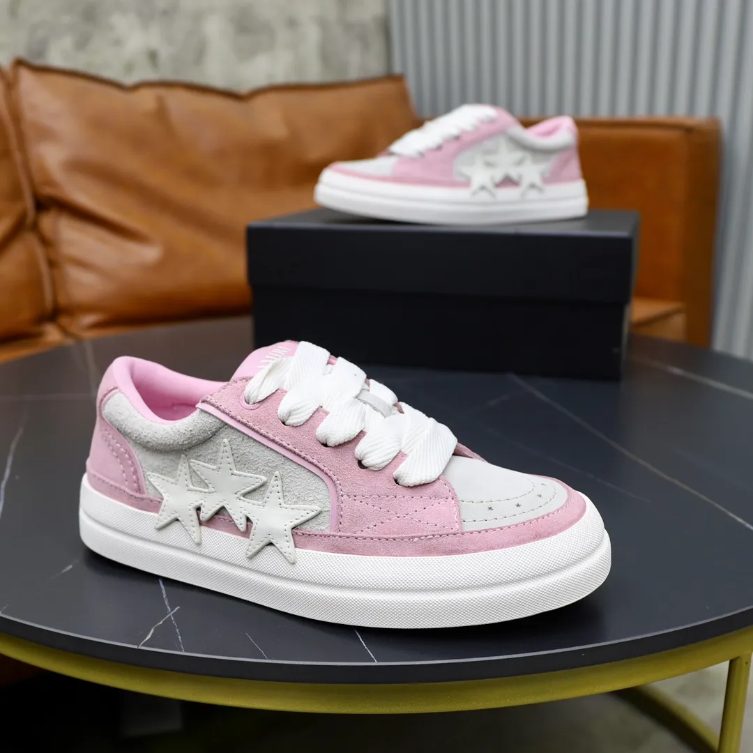 Men's men's shoes 💰540💰🔥🔥🔥 Couple style Amiri2024 new sports and casual shoes, casual, fashionable and versatile flat-soled moral training shoes. Classic color combination + perfect shoe shape, Amiri’s classic Logo star makes you and I fall in love. Imported cow suede leather makes the shoes more high-end. Recommended by major celebrities, bloggers and internet celebrities.   Color: black, off-white, blue, pink, red. Size: Women’s 35-40 (41 is custom-made and non-returnable) Men’s 38-44 (45 and 46 are custom-made and non-refundable)